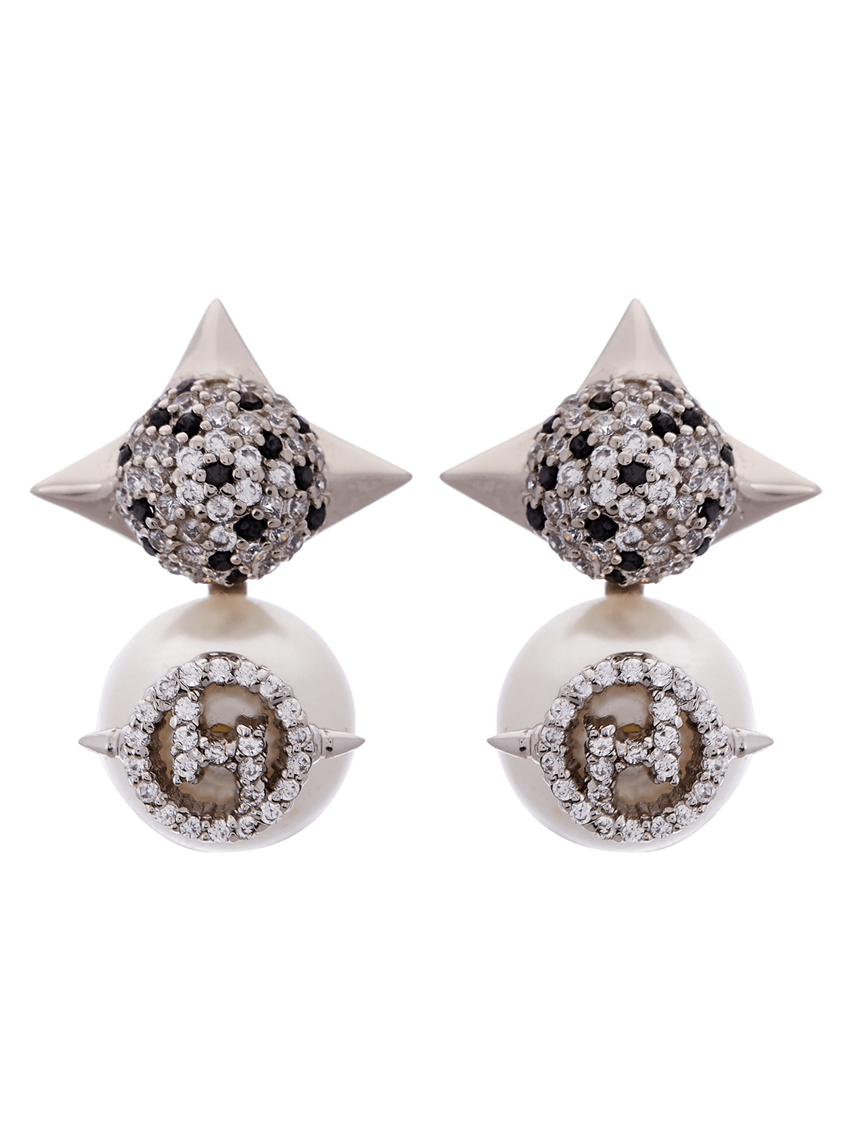 Studs earrings in silver