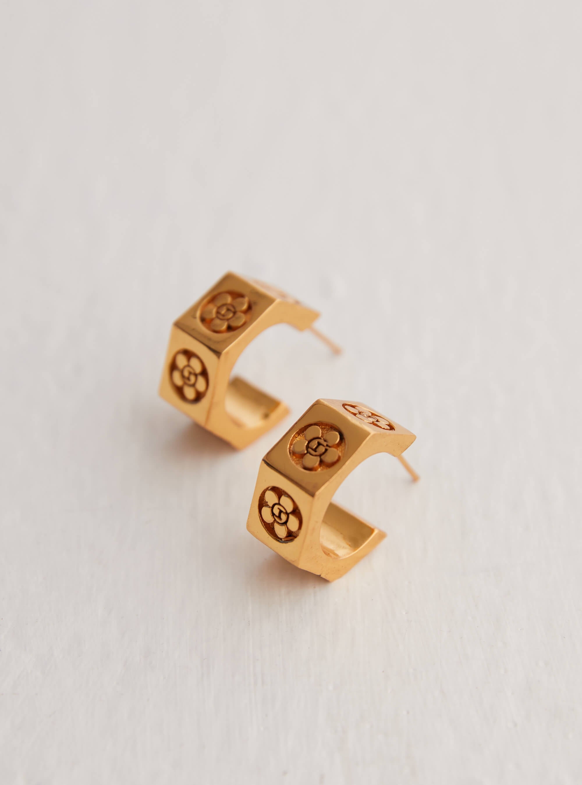 Harnaaz Sandhu Wearing OH Poppi Bolt Mini Hoop Earrings