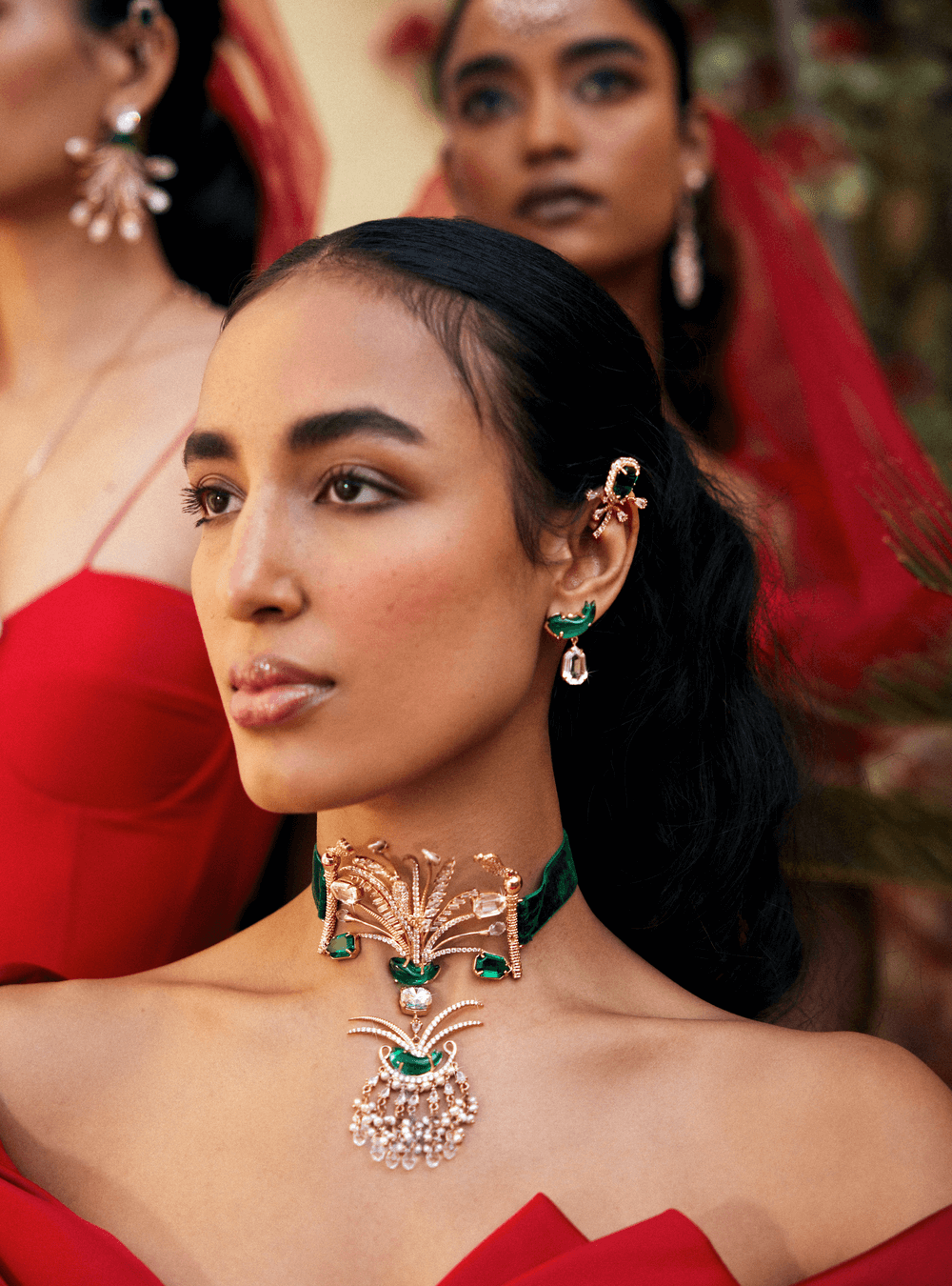 Le Palm Fish Velvet Choker in Jade Green