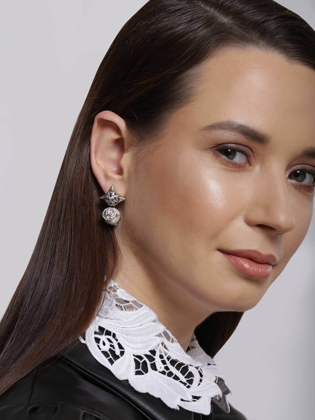 Studs earrings for women