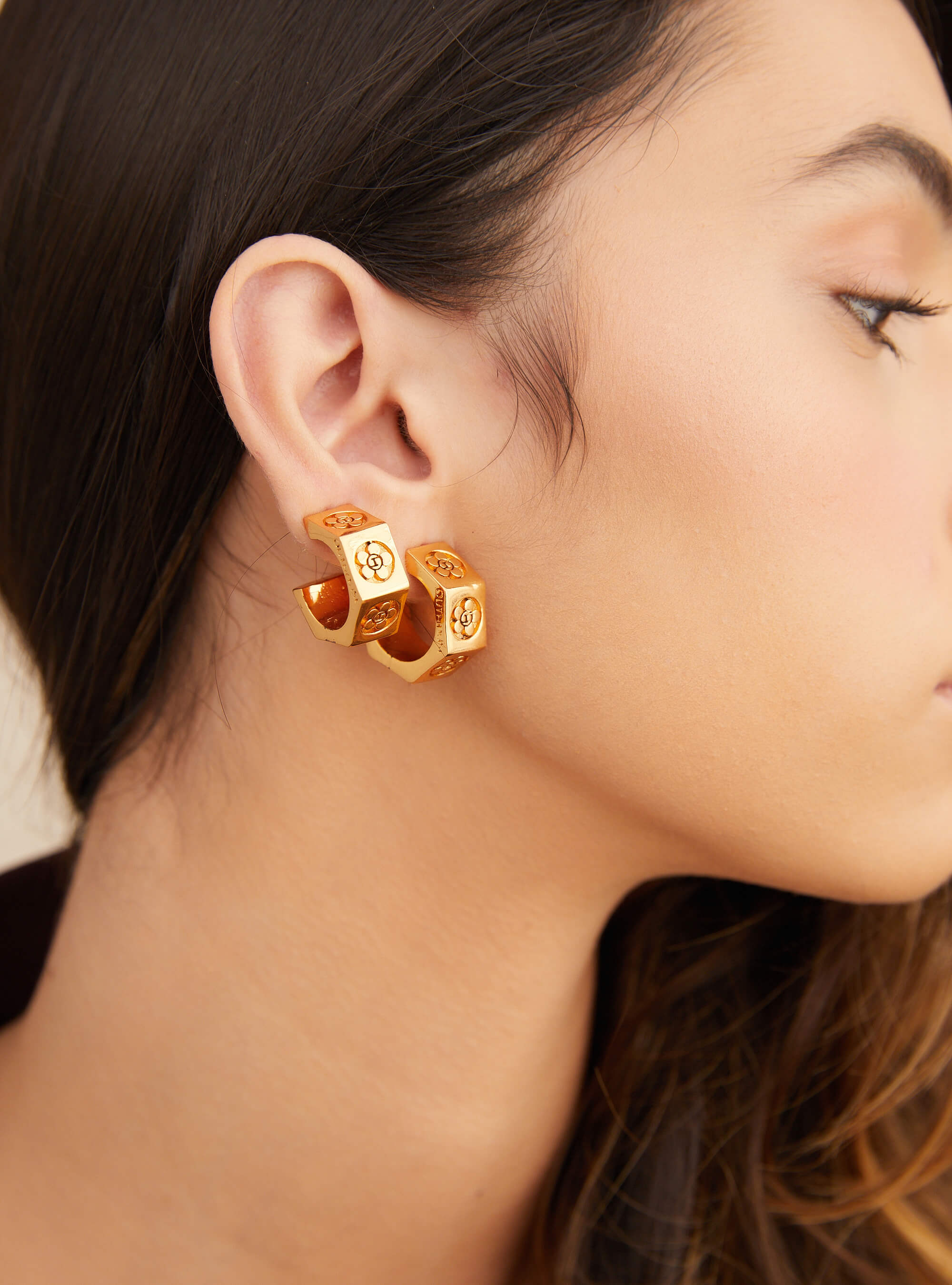 light weight gold earrings