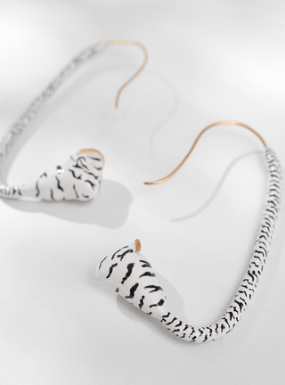 monotone striped pattern earrings