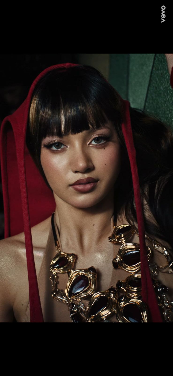 Lisa Manobal In Crimson Halo Lariat Necklace