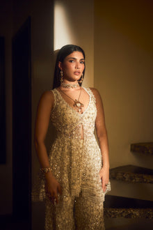 Alizeh Agnihotri In La Leopard Choker in Prehnite