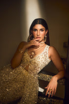 Alizeh Agnihotri In Wild Pearl Cascade Necklace