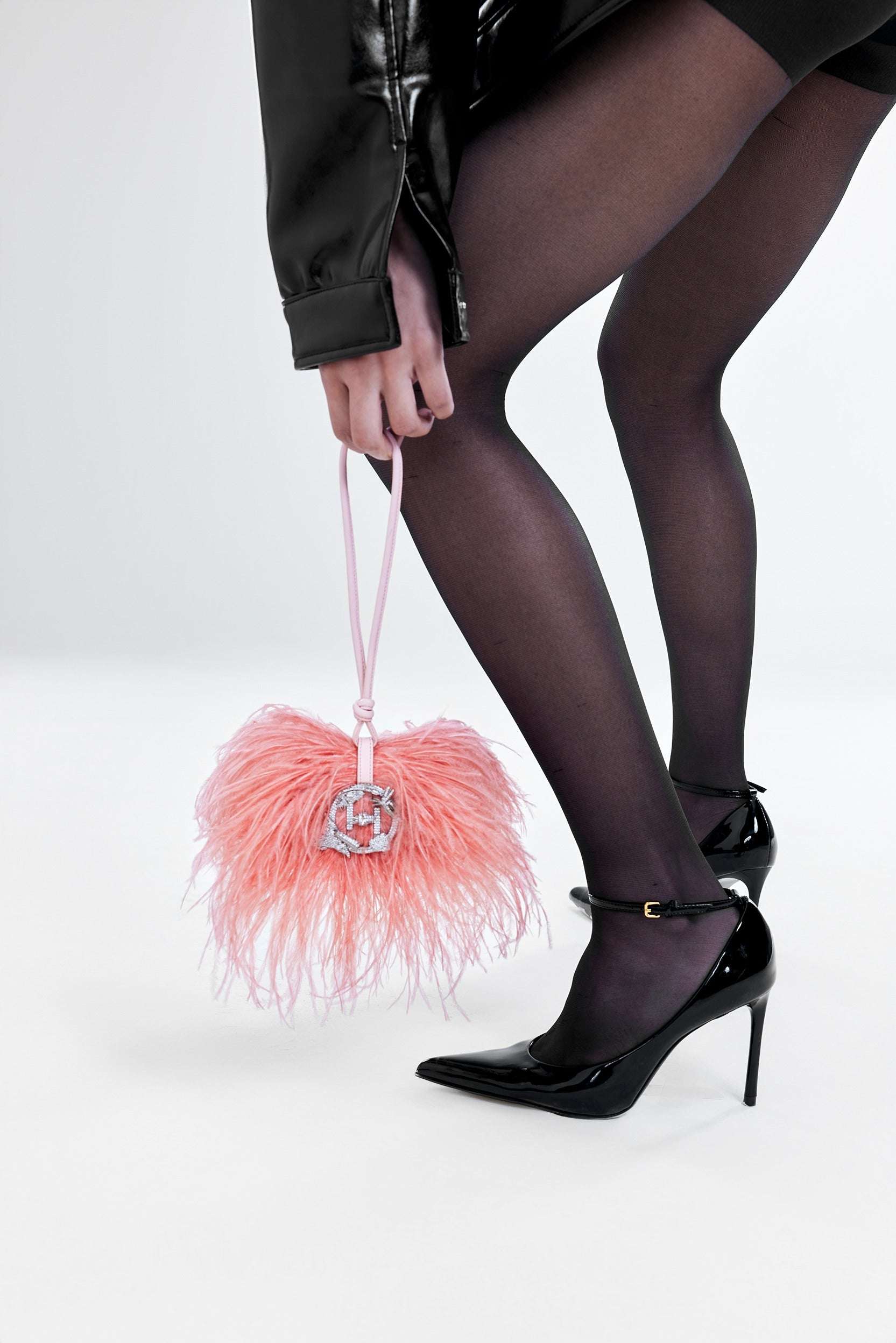 Feather_Handbag_in_Ostrich_Pink