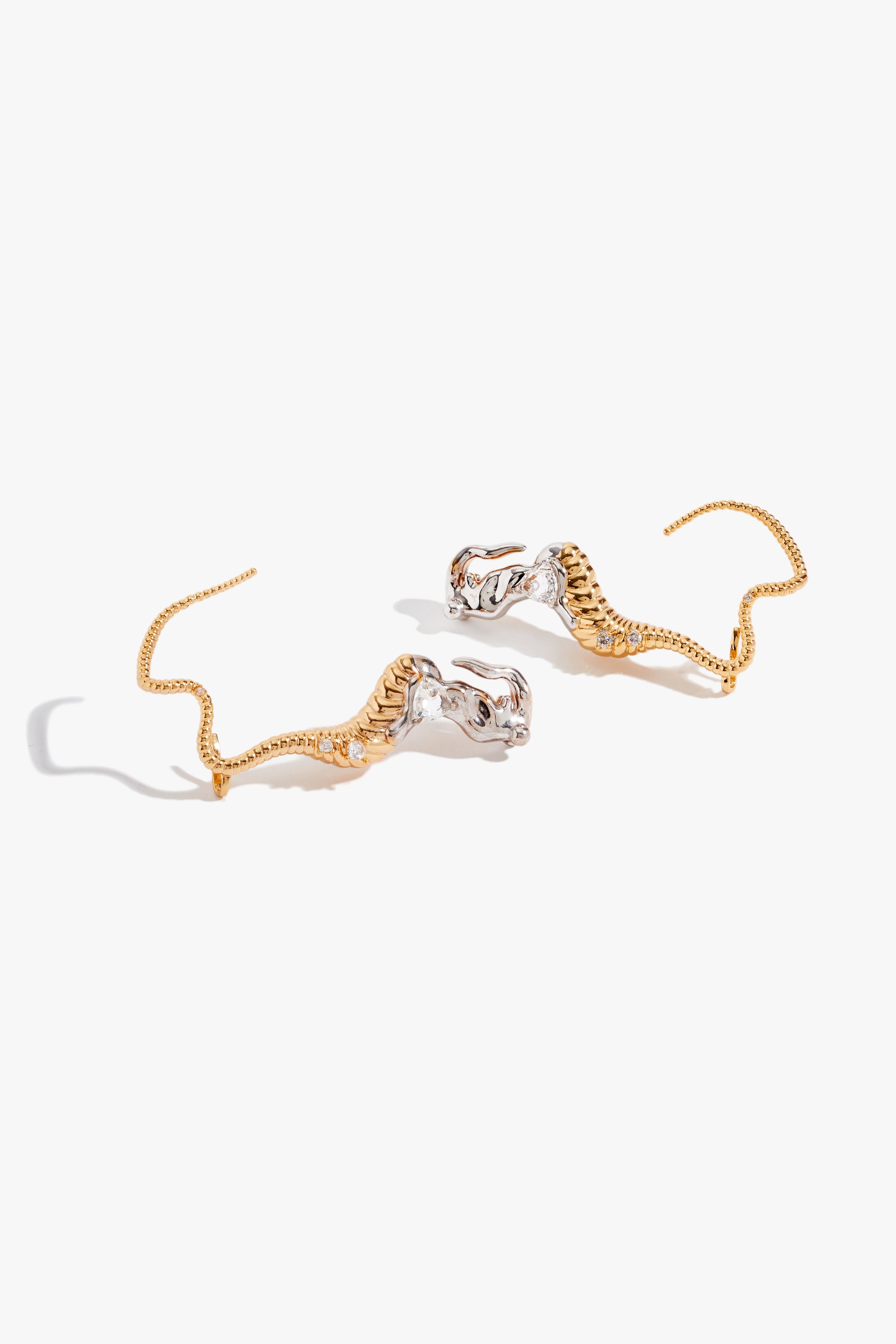 Seris Coil Ear Cuff