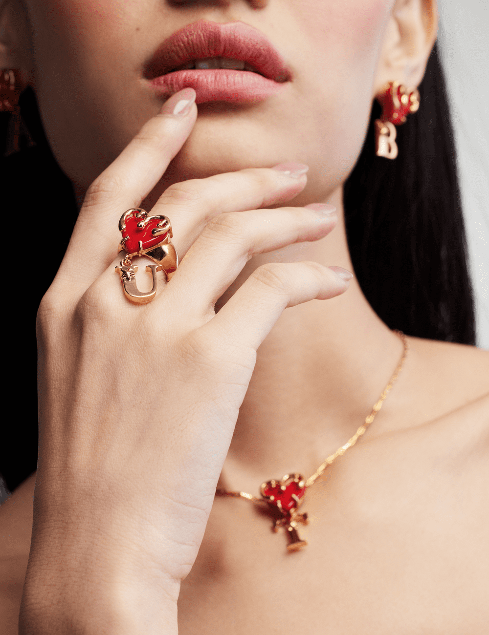 Katrina Kaif Wearing Bisou Love Links Ring