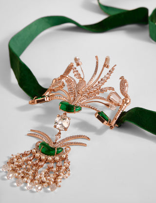 fish shape choker necklace in emerald green