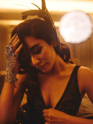 Drip OH Chainmail Gloves In Rhinestone