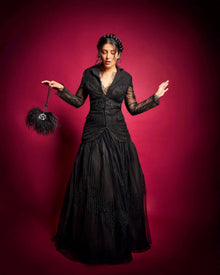 Shruti Haasan in outhouse feather handbag in black