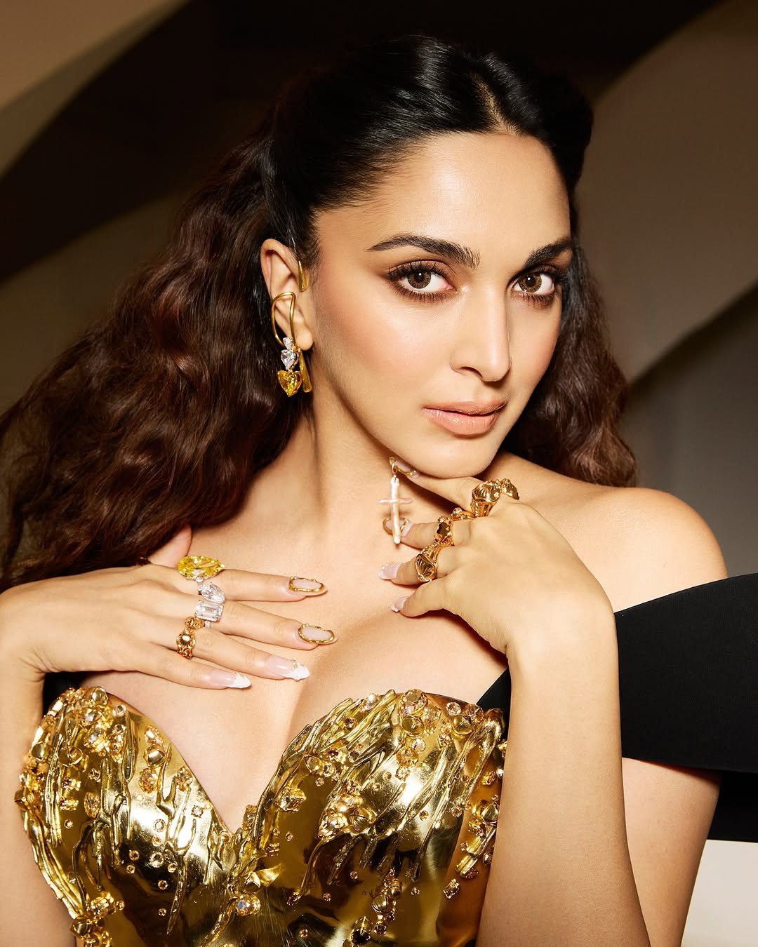 Kiara Advani In The Bespoke Koko Crest Ring