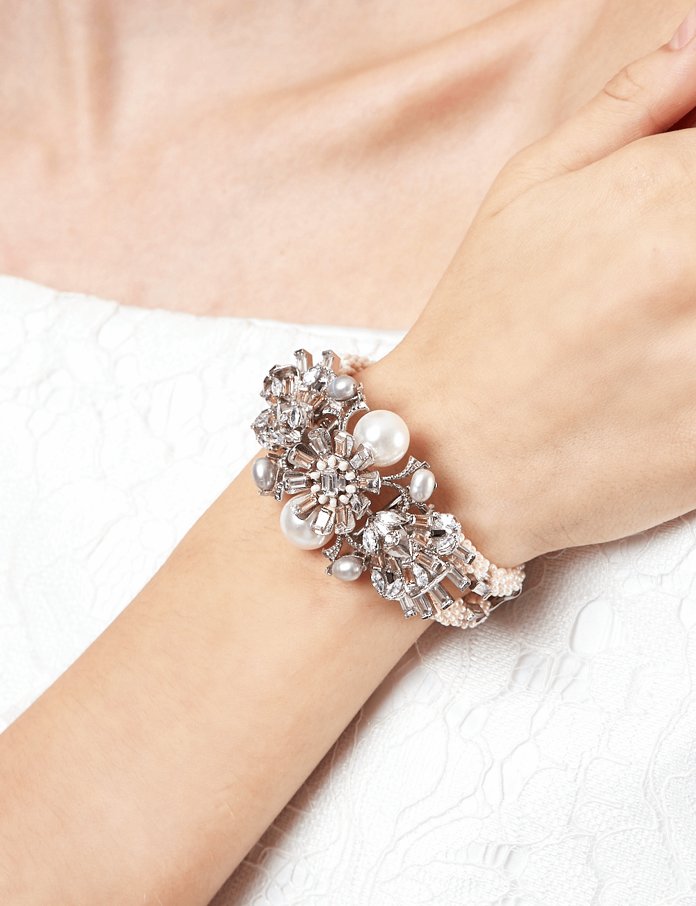 pearl bracelet