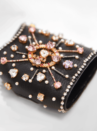 leather Glovelettes embellished with cubic zirconia and pearls in Black