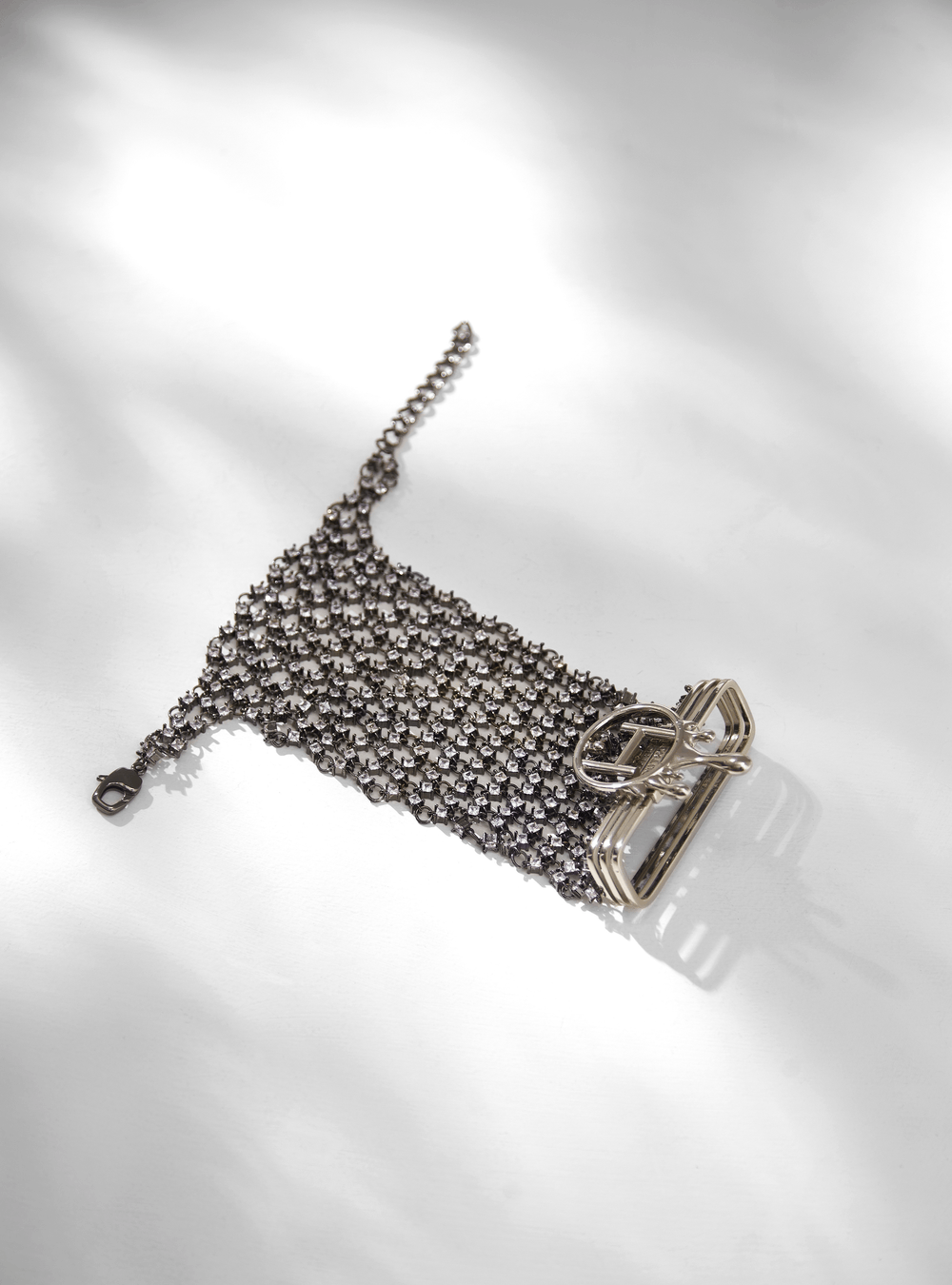 Drip "OH" Chainmail Gloves In Rhinestone silver gloves embody a crystal mesh design 