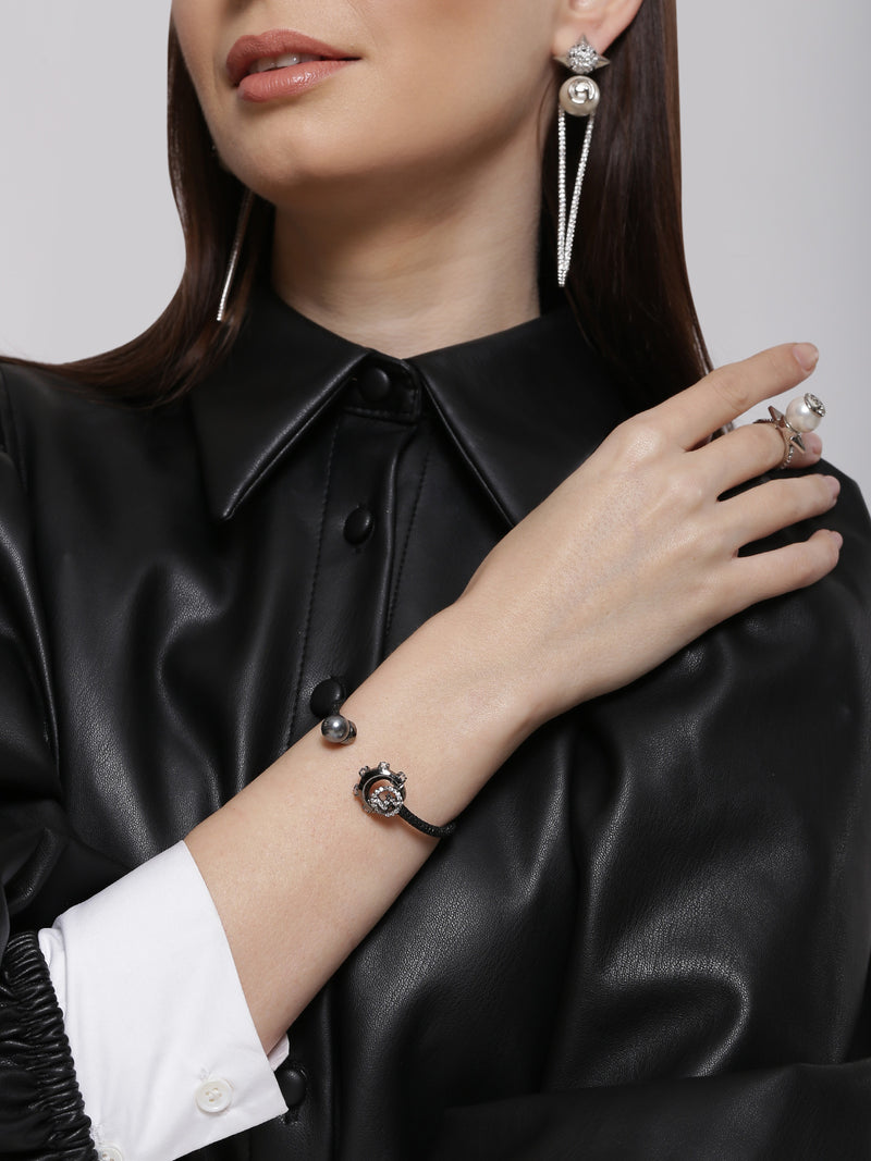 Gunmetal bracelets with pearls