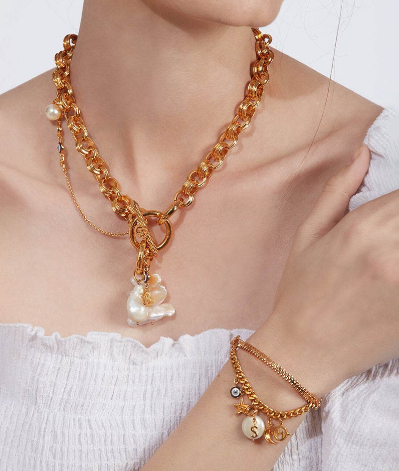Customised gold jewellery for women