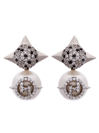 Studs earrings in silver