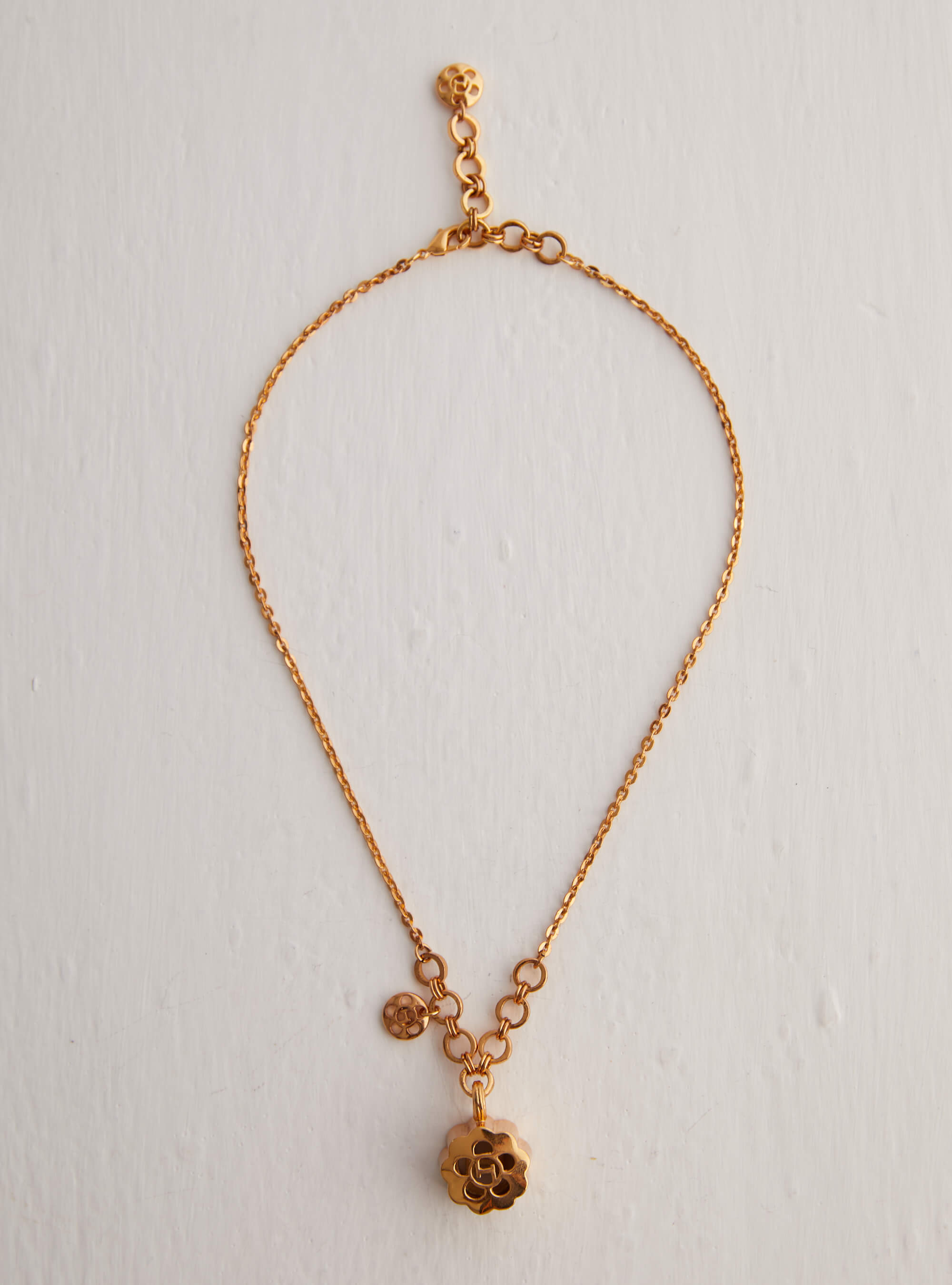 Gold Pendant Necklace