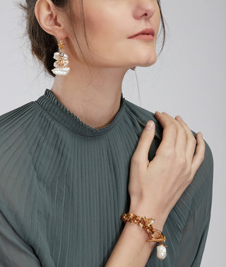 Handcrafted pearl jewellery in gold