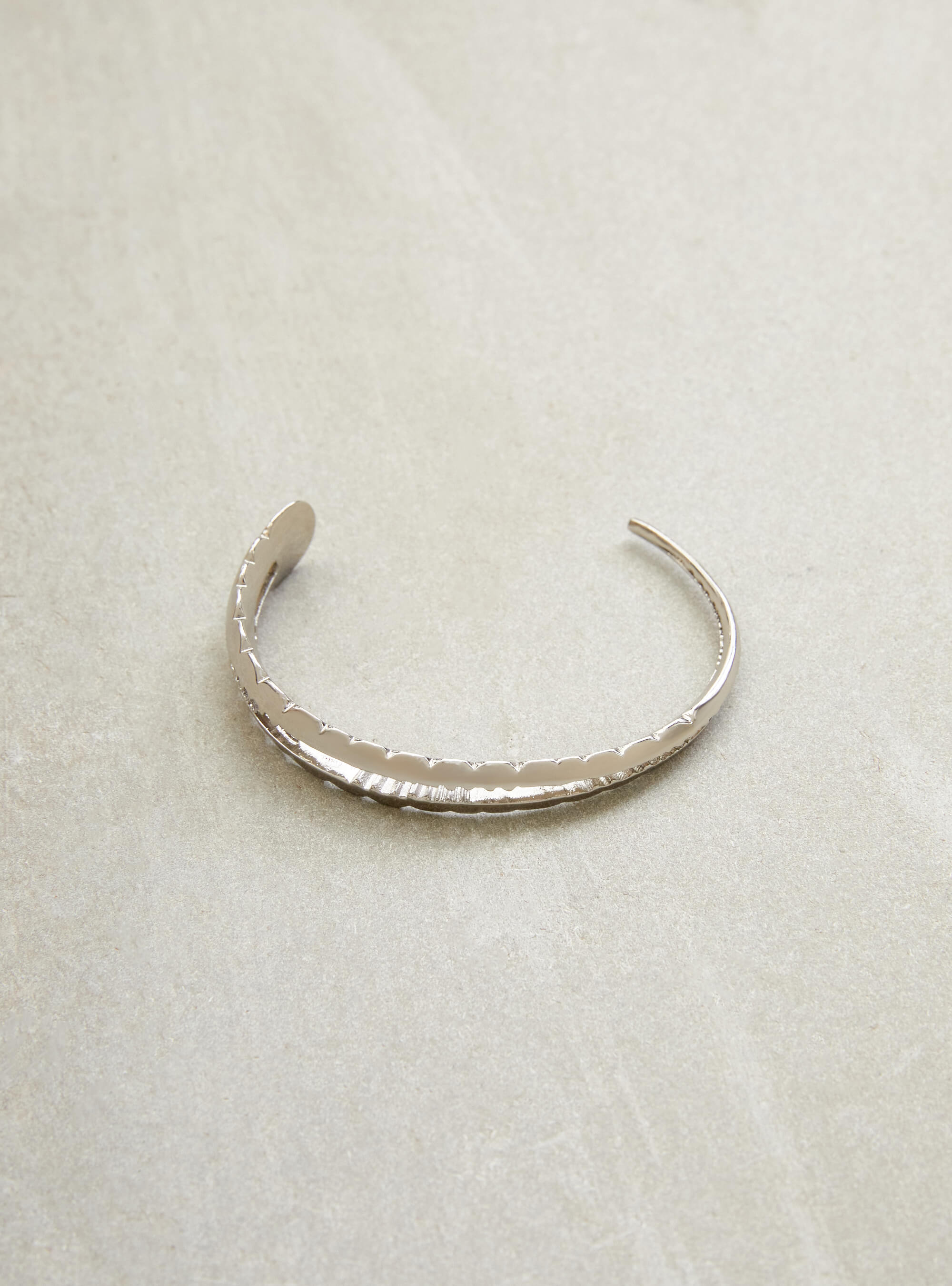 Handcuff For Men Women In Gunmetal
