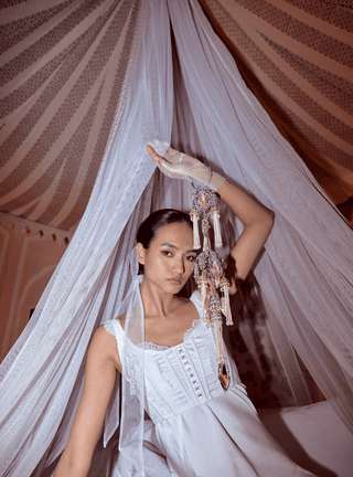 Bridal hot sale hand harness