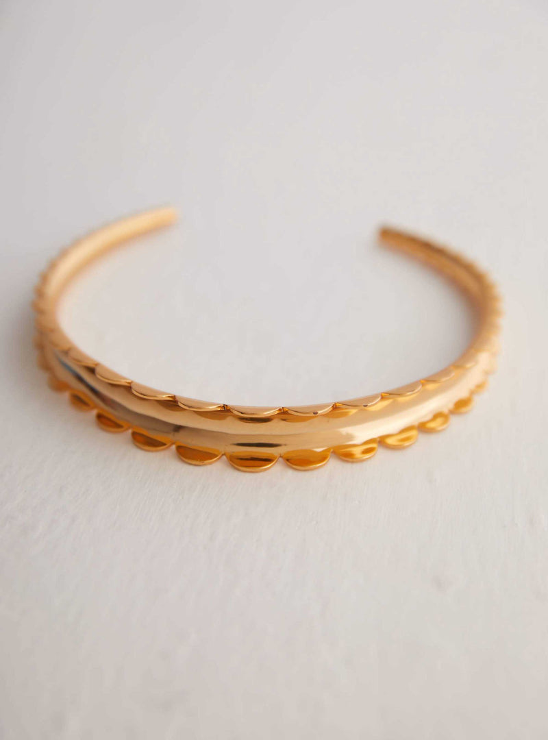 OH Poppi Scallop Handcuff Bracelet