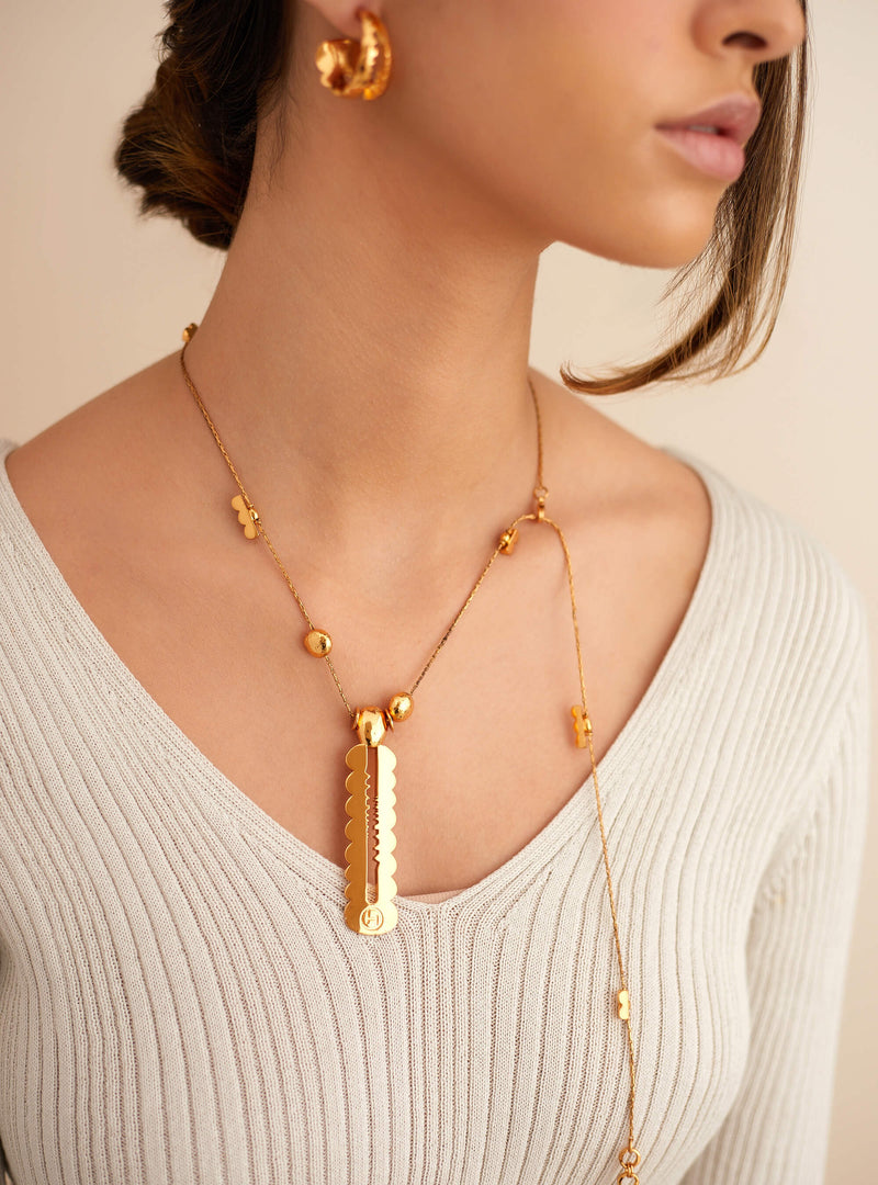 Outhouse XXL Epee Drop Pendant