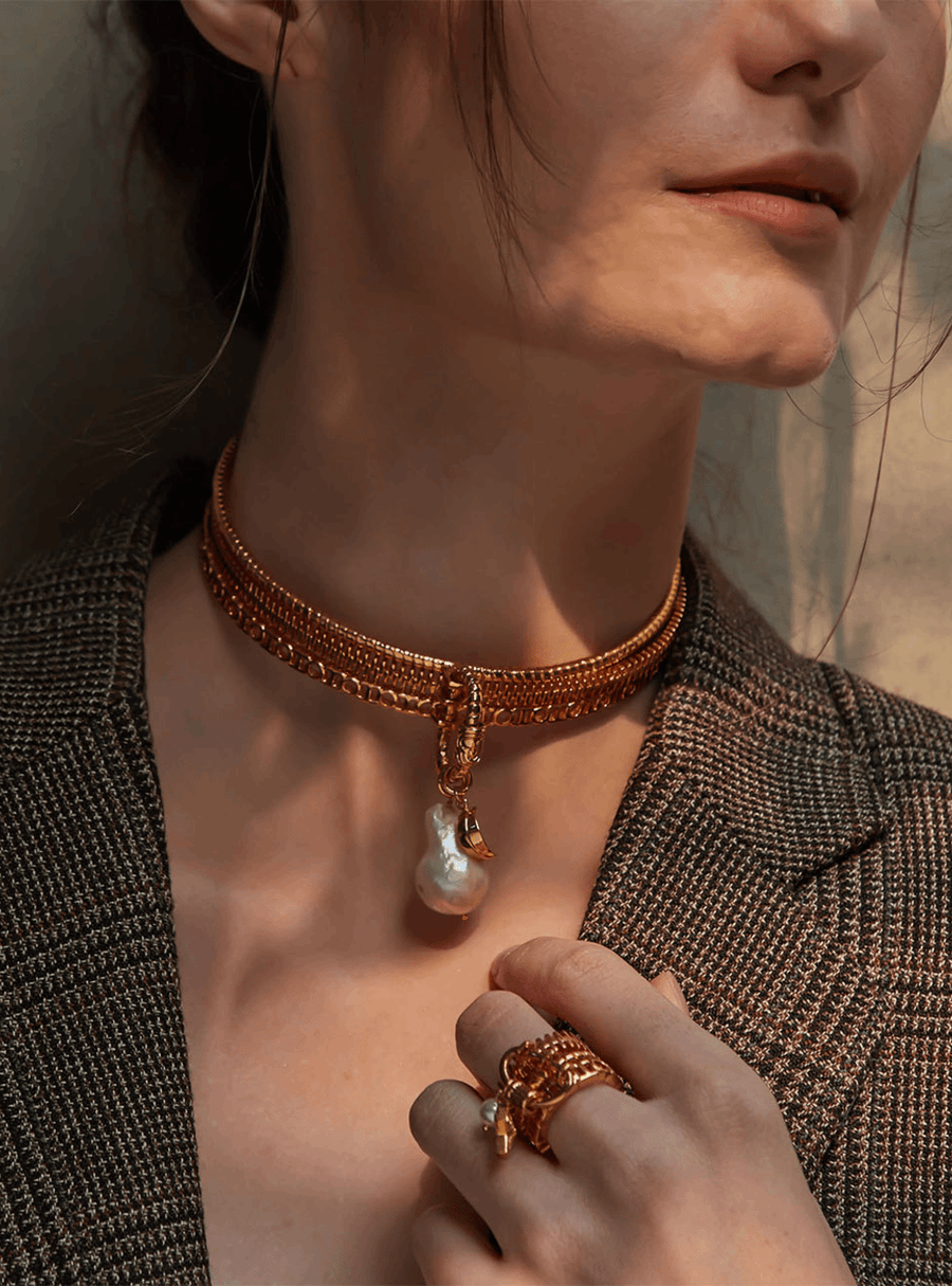 chunky pearl choker