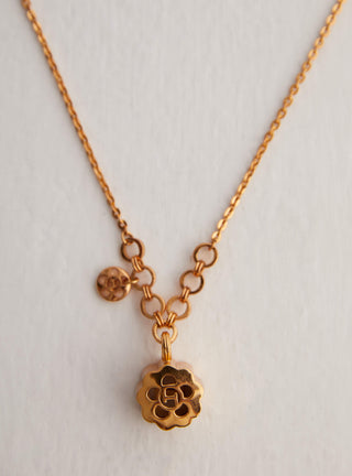 dainty gold pendant necklace