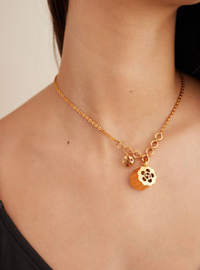 dainty gold pendant necklace