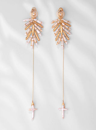 gold shoulder grazer earrings with pearls