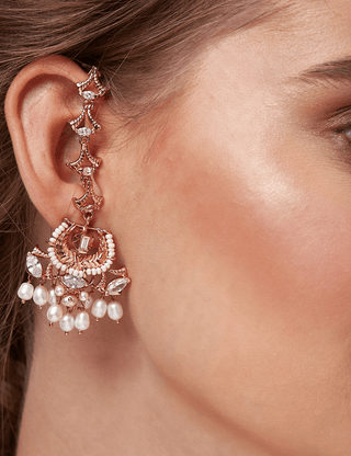 minimalist pearl earrings