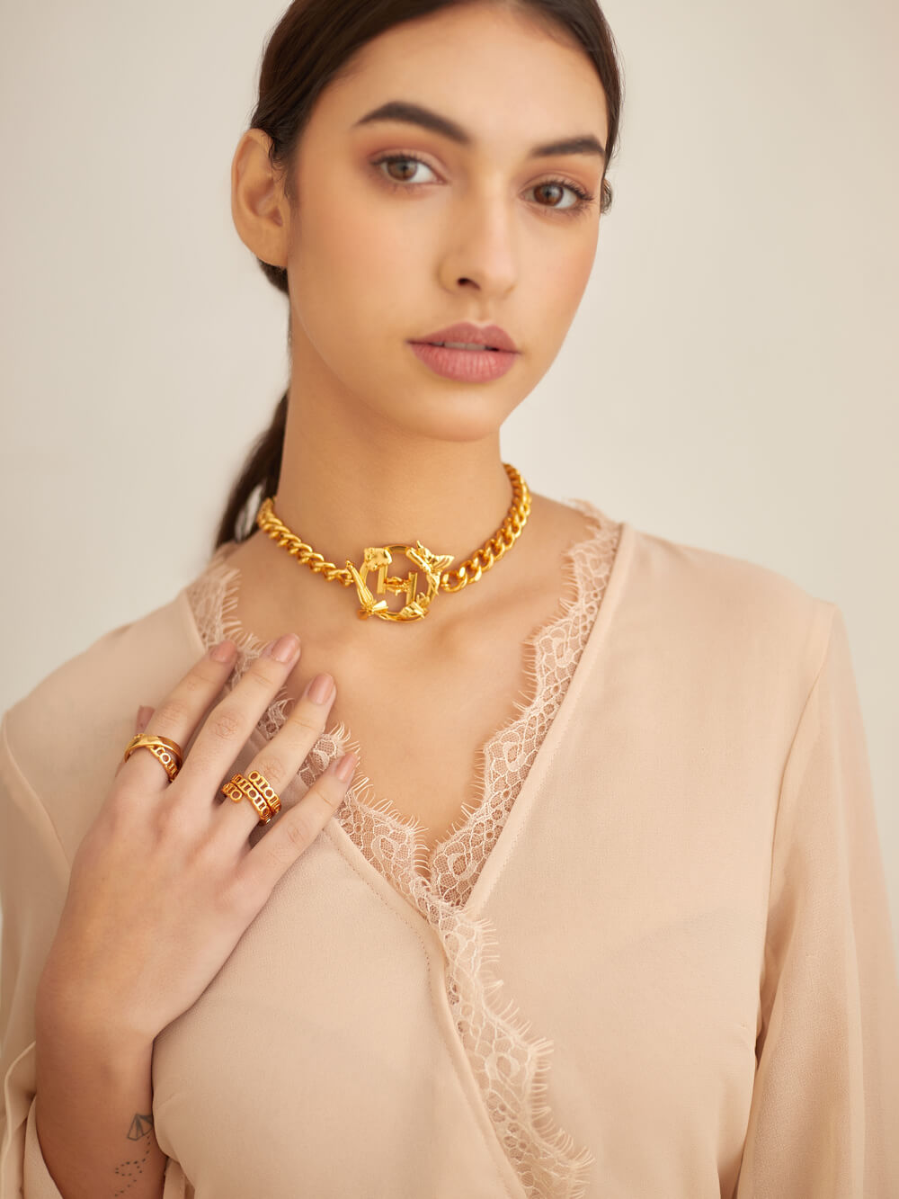 modern choker necklace