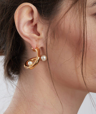 twisted style hoop earrings​