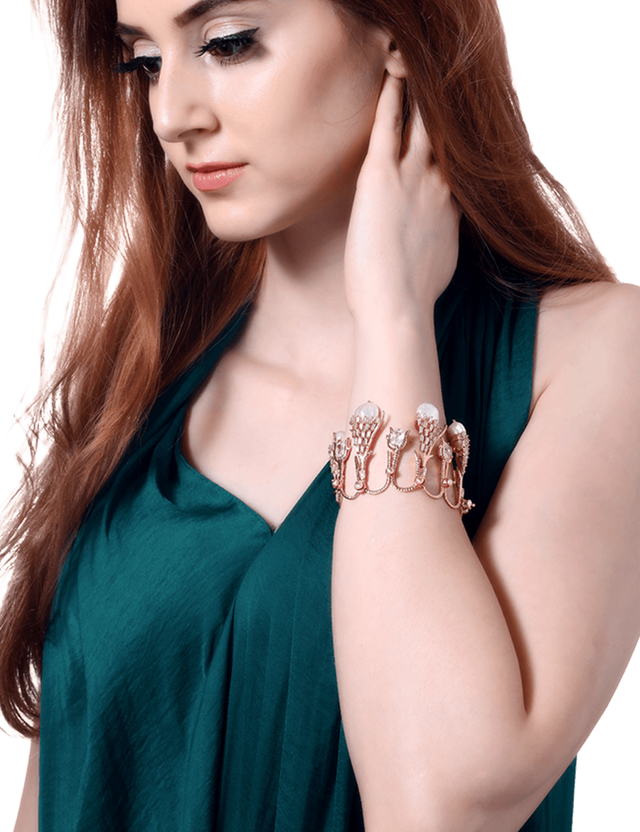 women pearl dropl bracelet